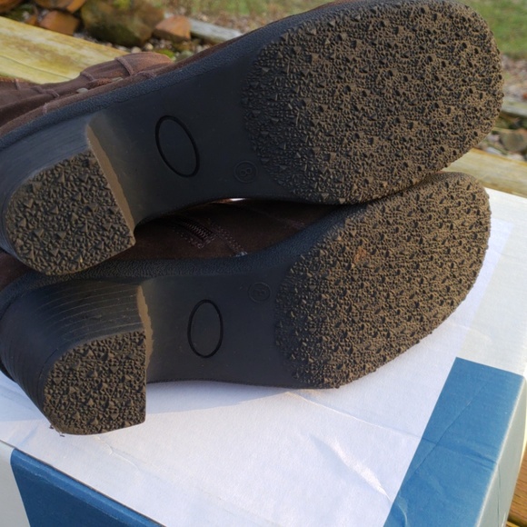 Henri Pierre Canada Genuine Suede Boots Women's  Size 8 Wide - Picture 4 of 5